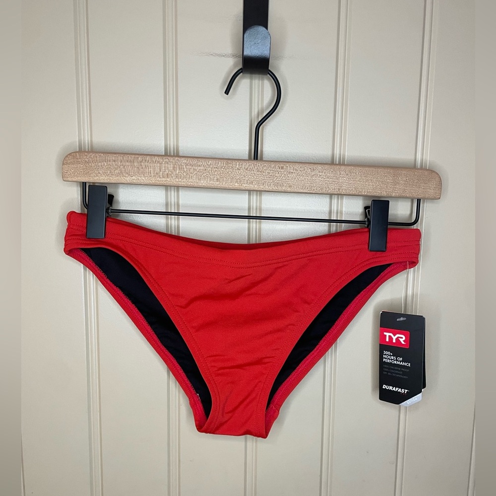 TYR lifeguard Red Bikini swimsuit bottoms Size Small 4/6 NWT